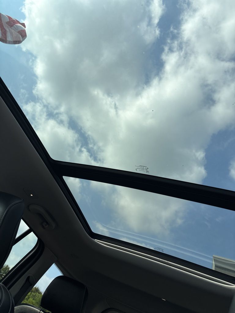 2023 Jeep Cherokee Base photo 18