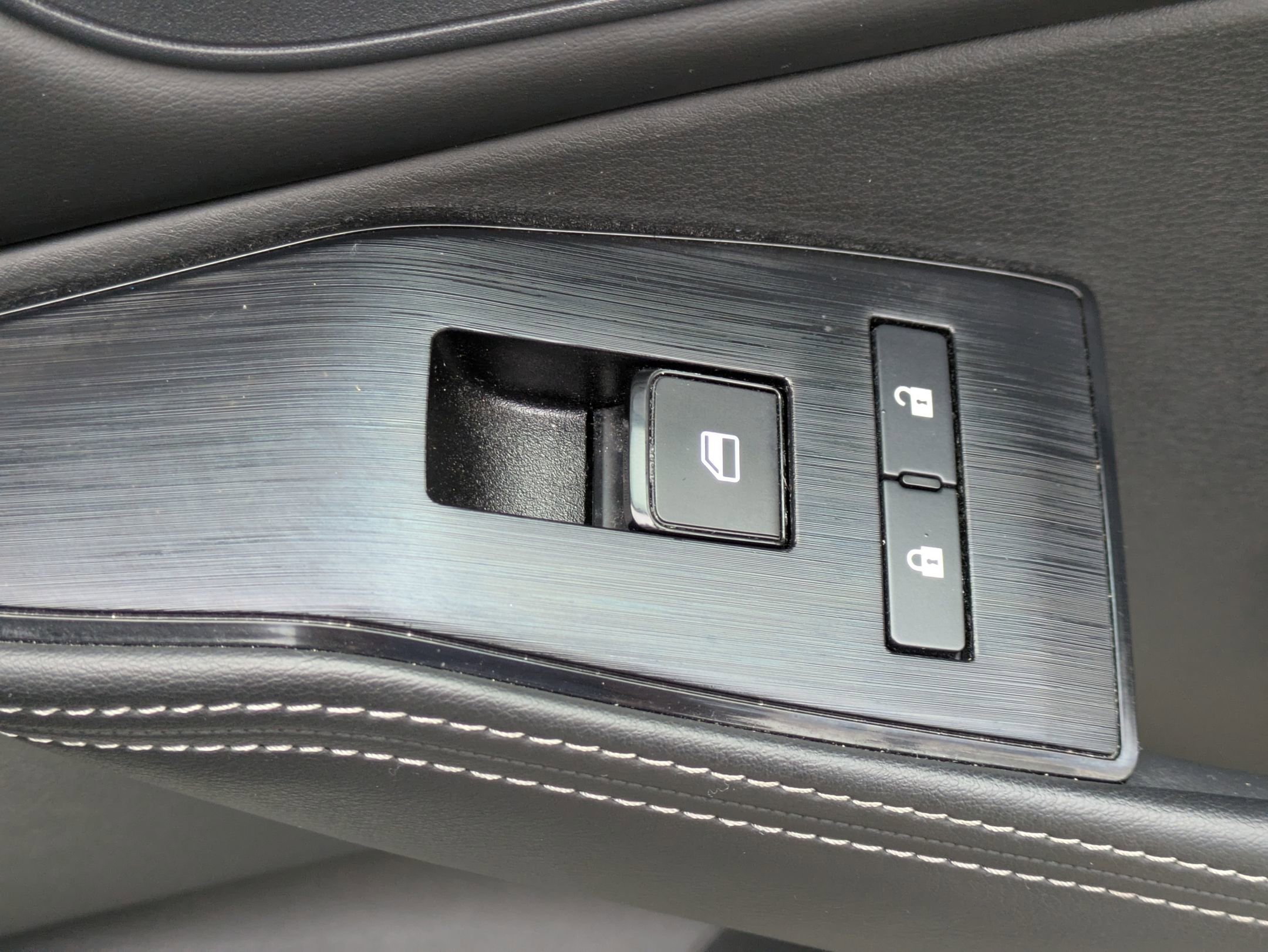 2023 Nissan Rogue SV photo 37