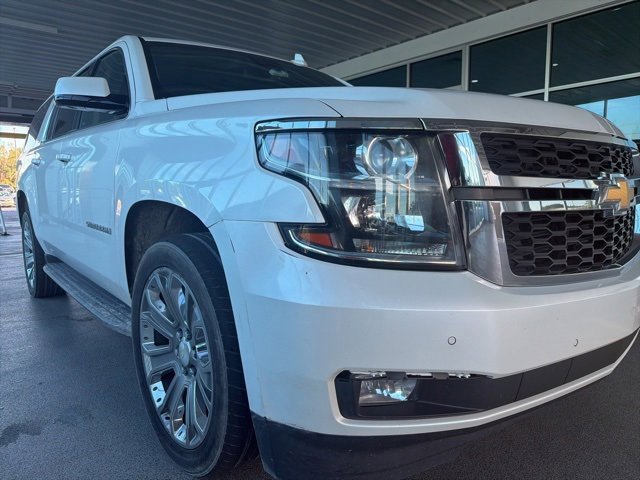 2019 Chevrolet Suburban LT's photo