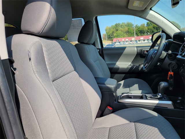 2022 Toyota Tacoma V6 4x4 photo 18