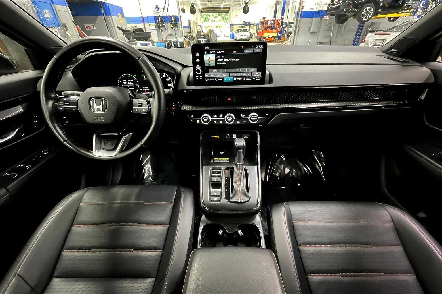 2025 Honda CR-V Hybrid Sport Touring photo 13