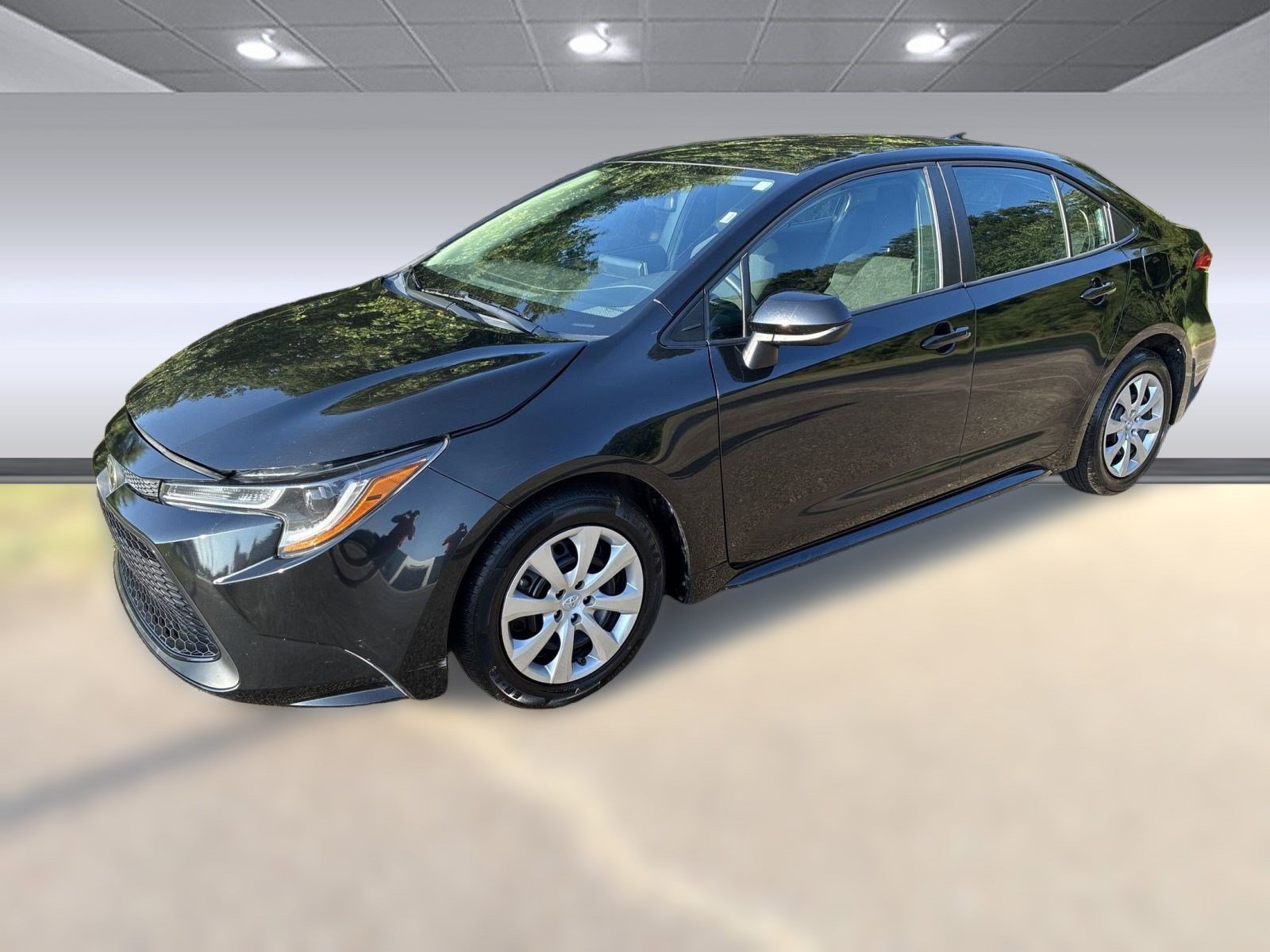 Used 2021 Toyota Corolla LE with VIN 5YFEPMAE2MP210808 for sale in Mount Pleasant, TX