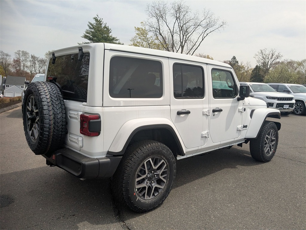 2025 Jeep Wrangler Sahara photo 3