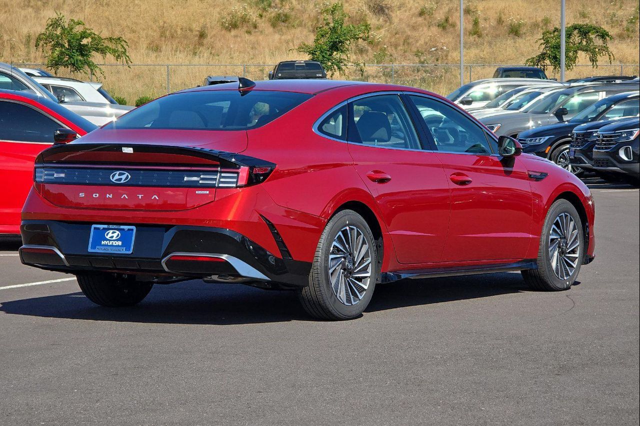 2025 Hyundai Sonata Hybrid SEL photo 3