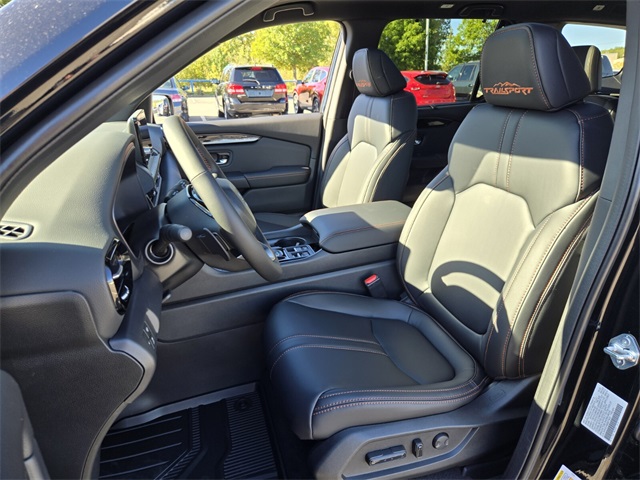 2025 Honda Pilot TrailSport photo 2