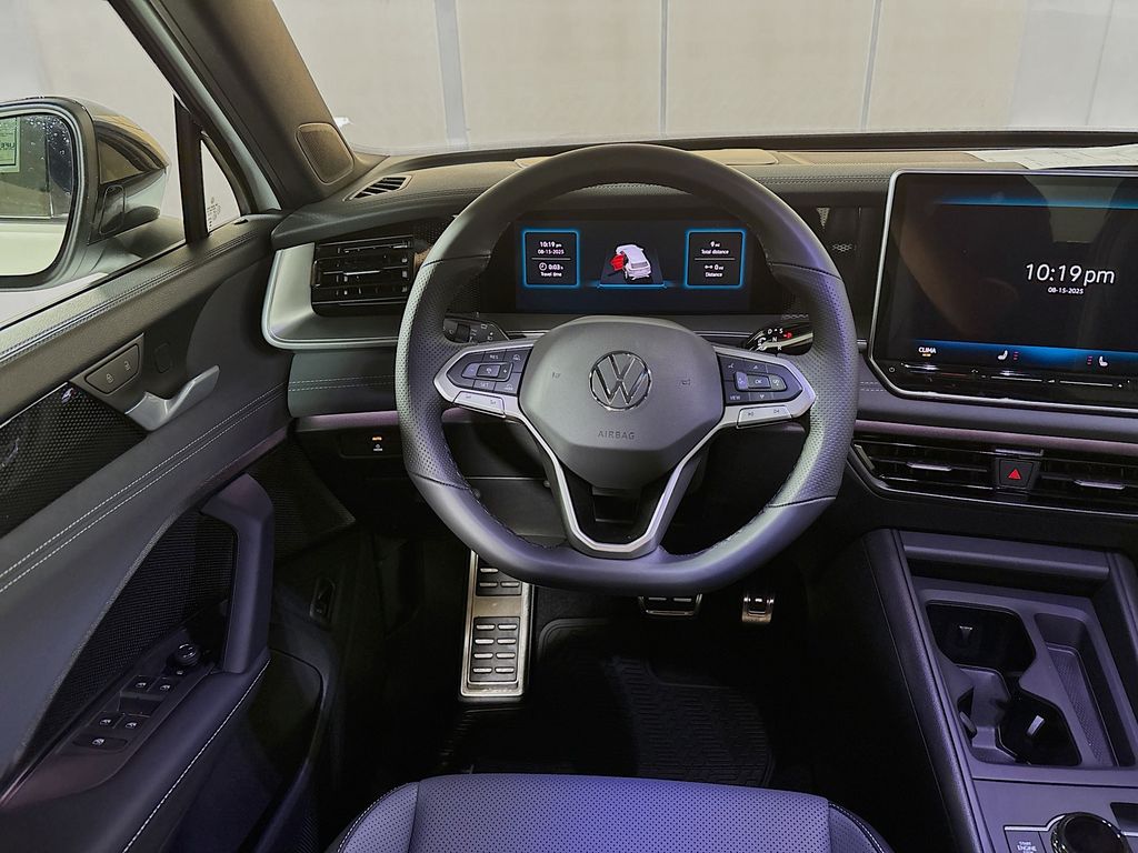 2025 Volkswagen Tiguan SE R-Line Black photo 13