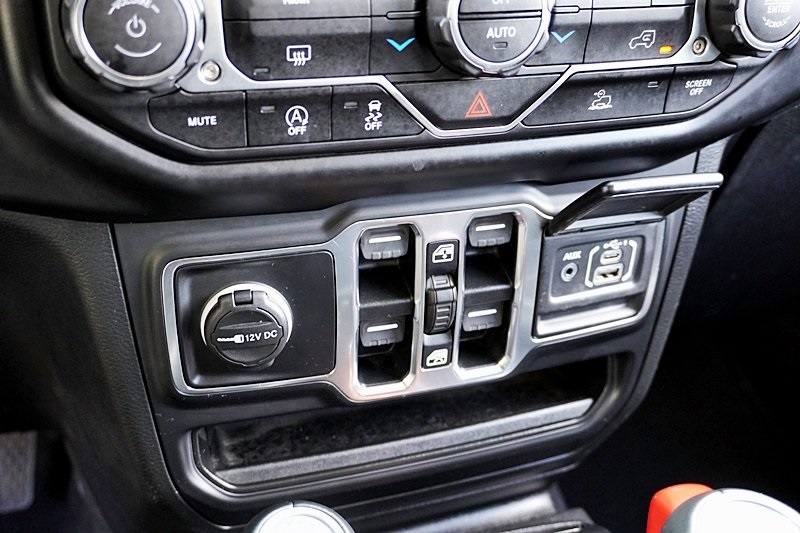 Certified Used 2021 Gray Jeep Overland image 30