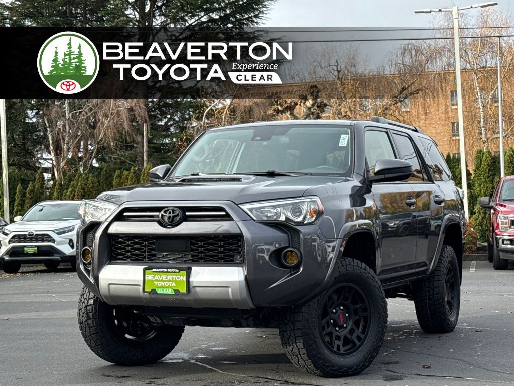 2020 Toyota 4Runner Off-Road's photo
