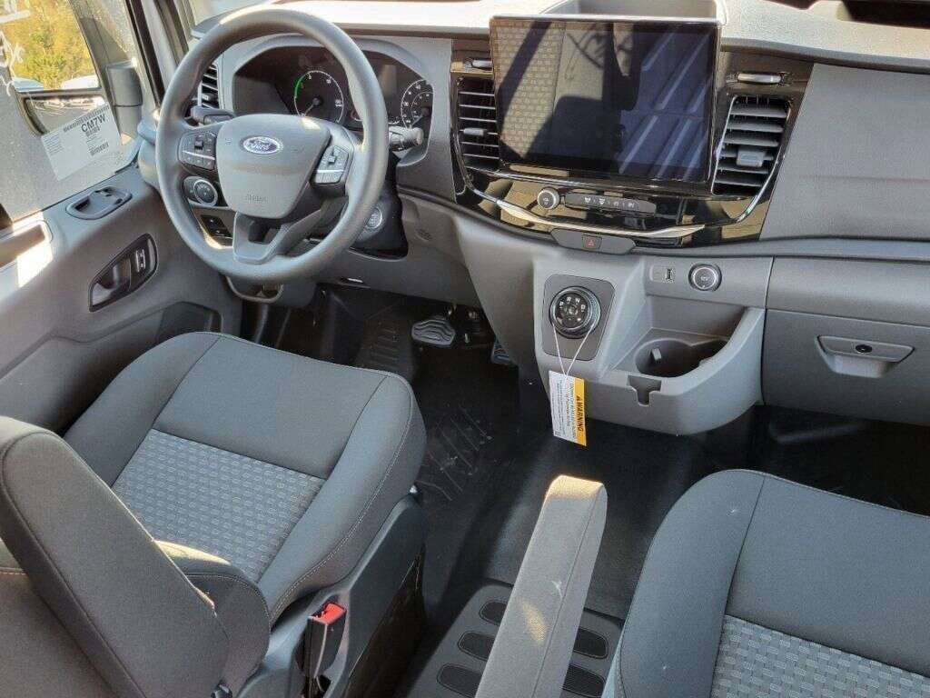 2023 Ford Transit photo 18