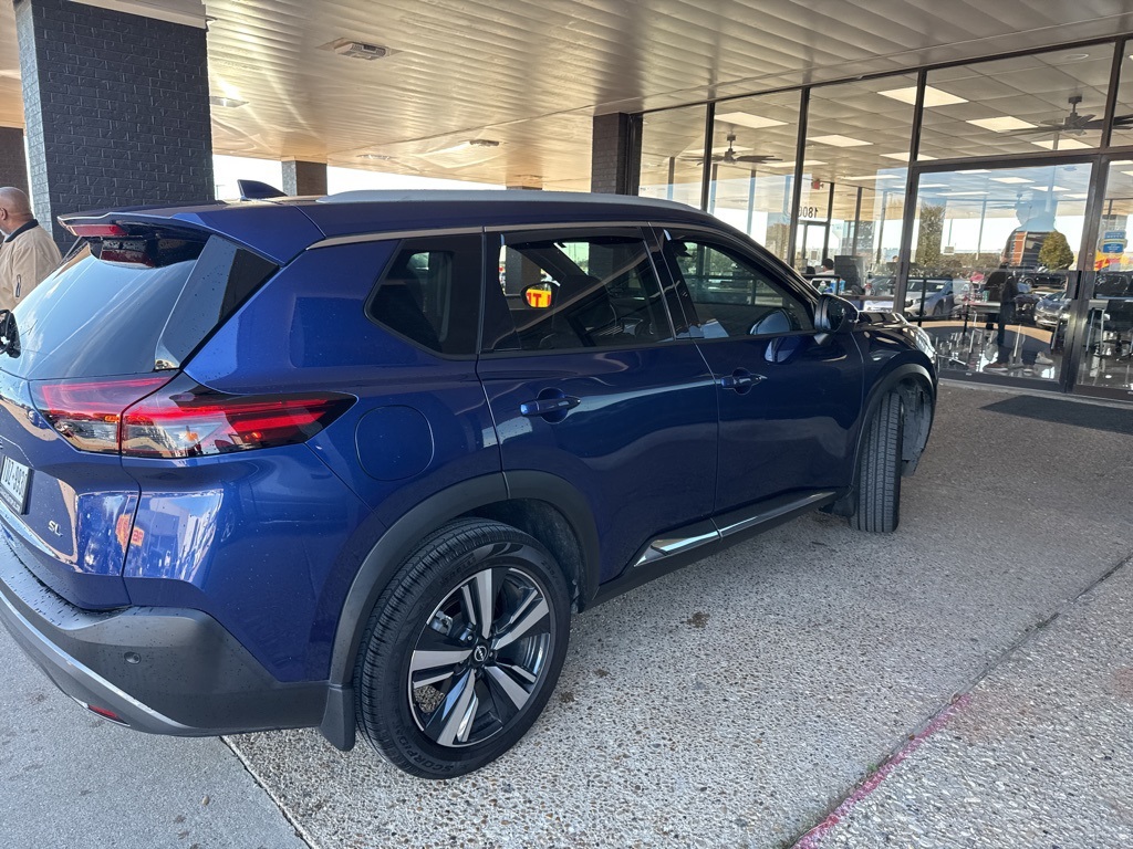 2023 Nissan Rogue SL photo 4