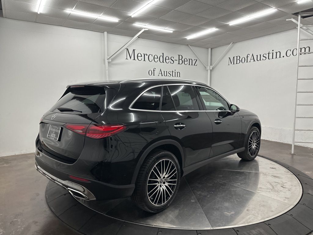 2026 Mercedes Benz GLC 300 photo 7