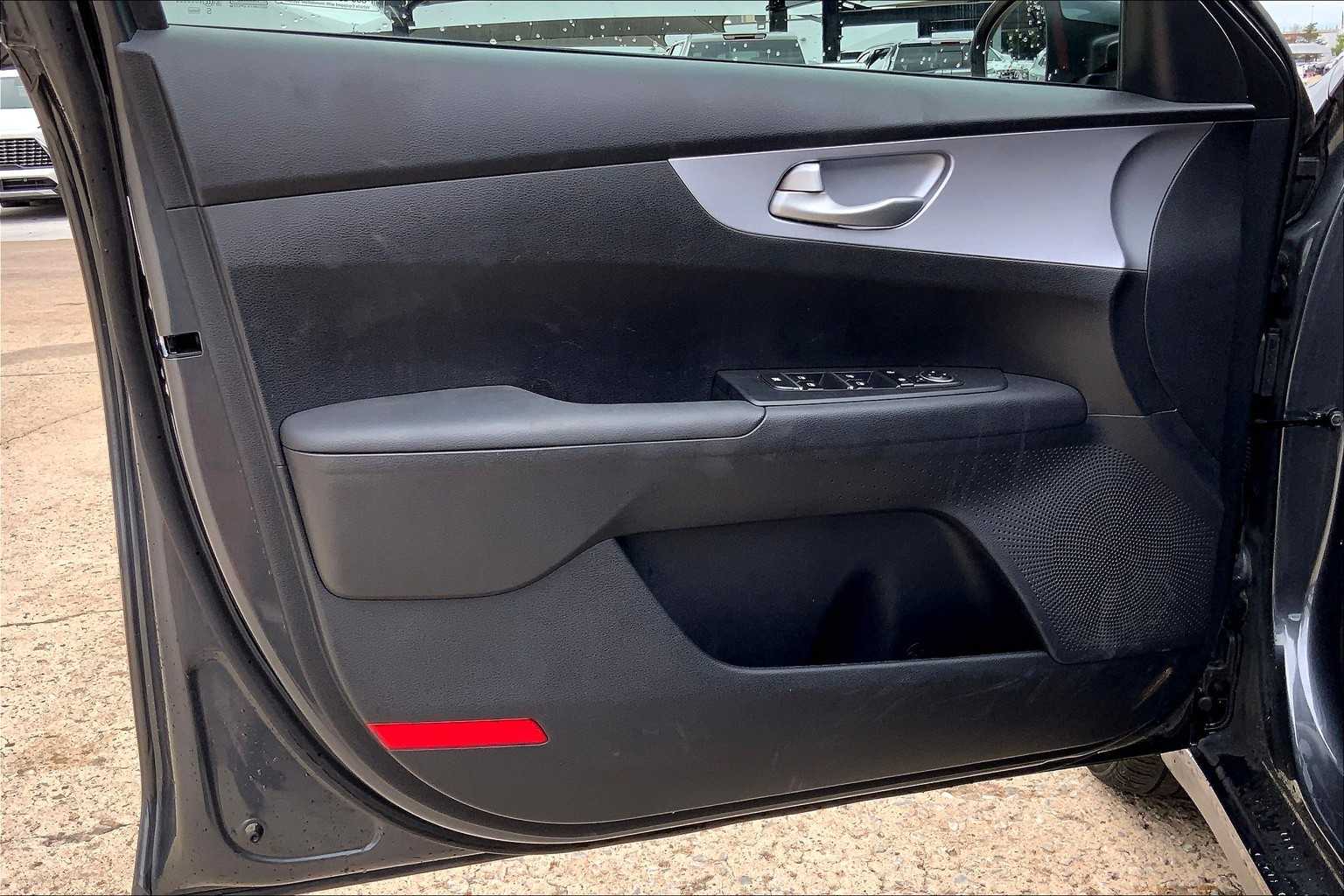 2024 Kia Forte LXS photo 21