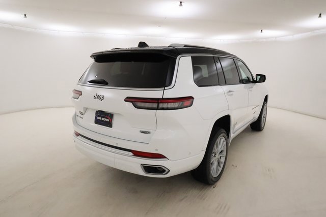 2023 Jeep Grand Cherokee L Summit photo 3