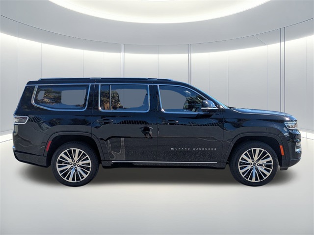 2022 Jeep Grand Wagoneer III photo 3