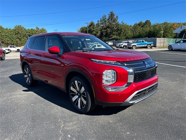 2025 Mitsubishi Outlander SE's photo