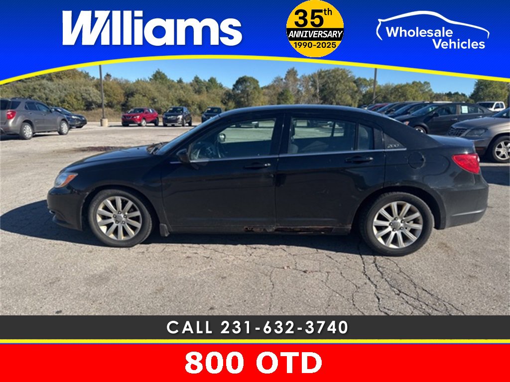 2012 Chrysler 200 Touring's photo