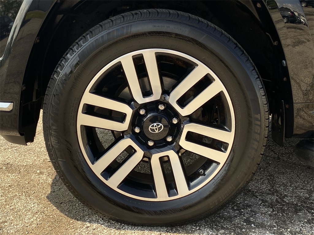 2019 Toyota 4Runner Limited photo 18