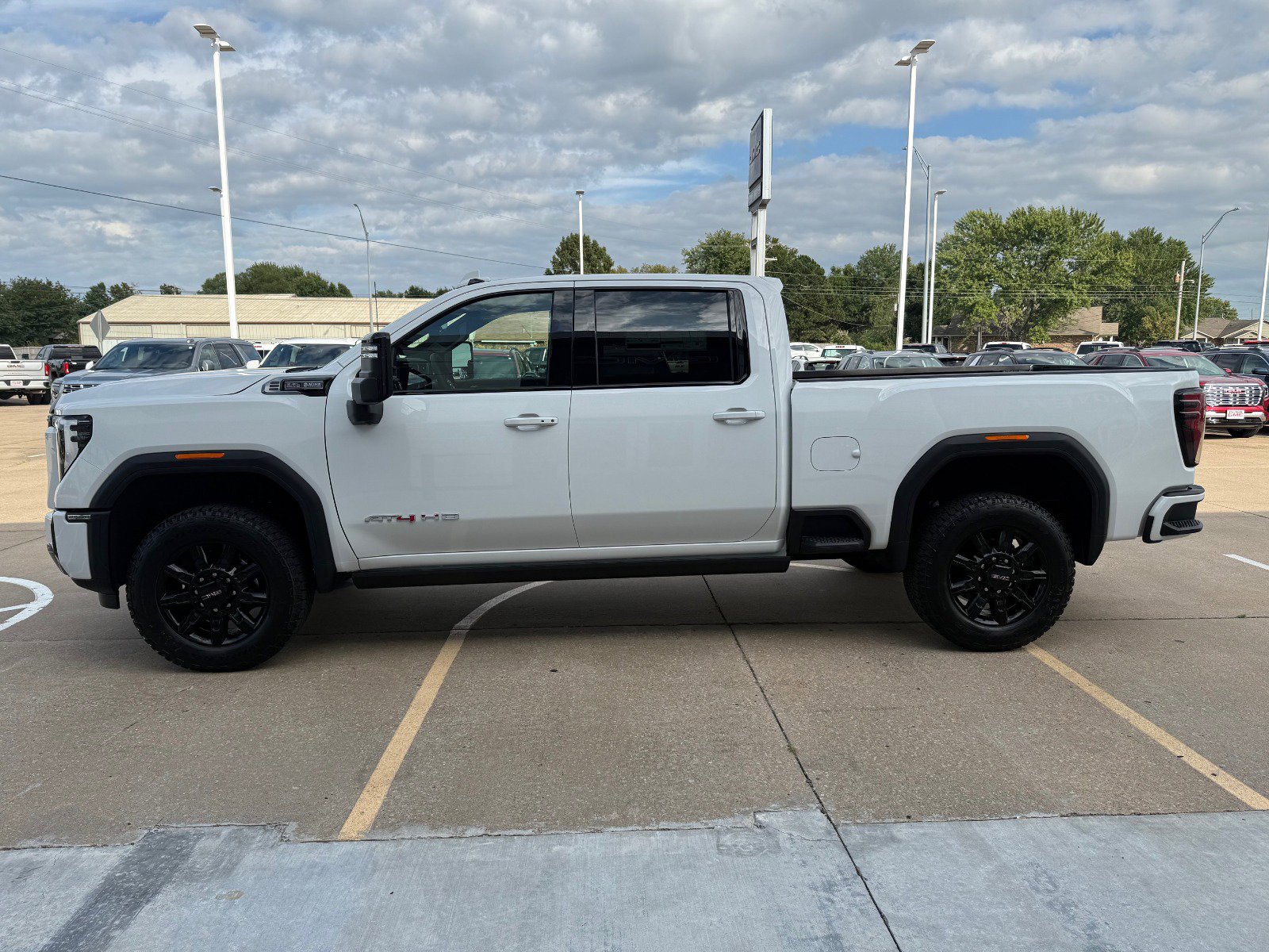 2026 Gmc Sierra 2500 HD AT4 photo 4
