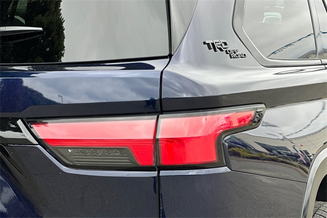 2025 Toyota Sequoia Platinum photo 30