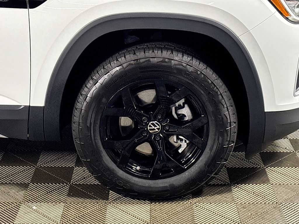 2025 Volkswagen Atlas Peak Edition SE photo 22