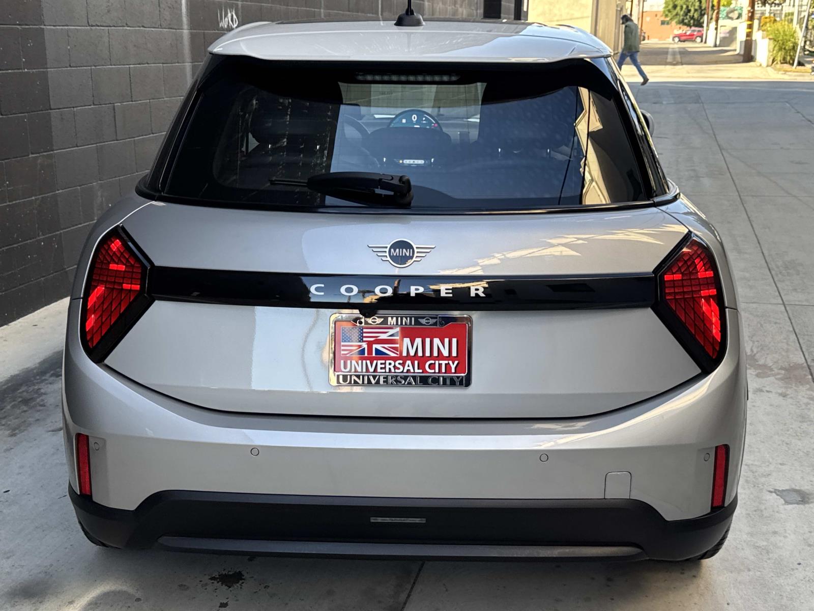 2025 Mini Cooper 4 Door Hardtop Signature photo 3