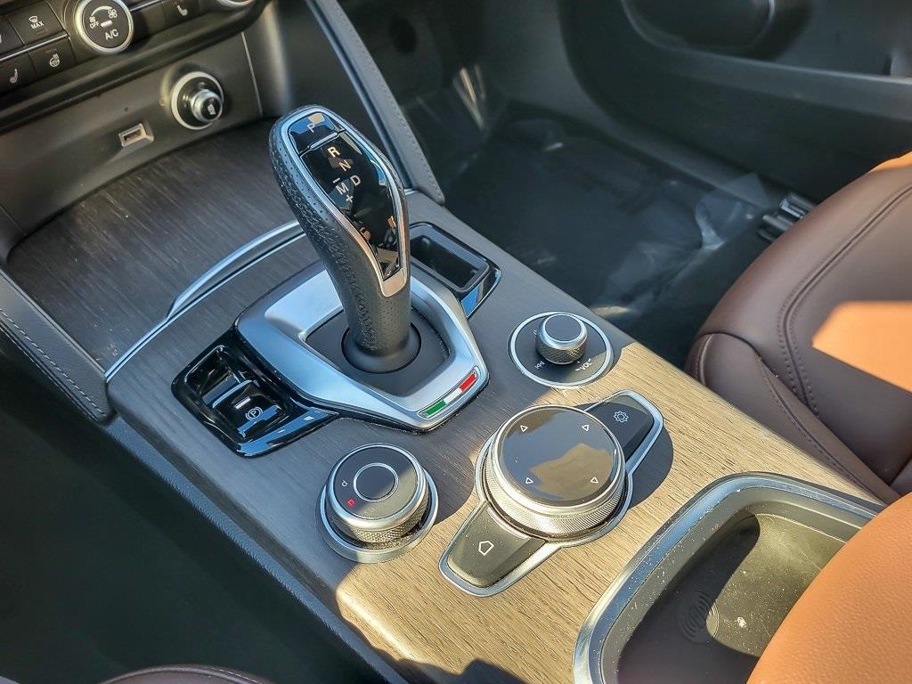 2022 ALFA ROMEO STELVIO - Image 16