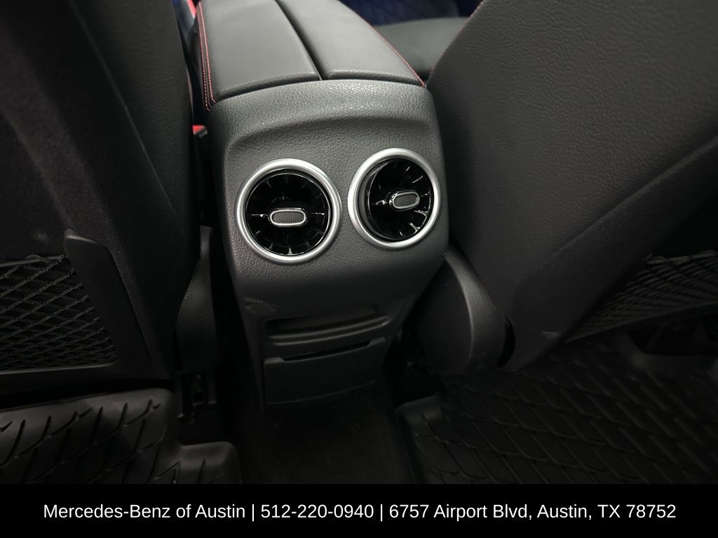 2024 Mercedes Benz GLB 250 photo 20