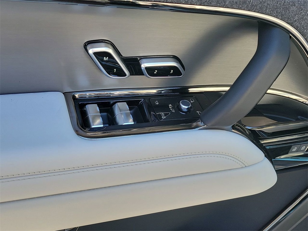 2025 Land Rover Range Rover Sport P360 S photo 21