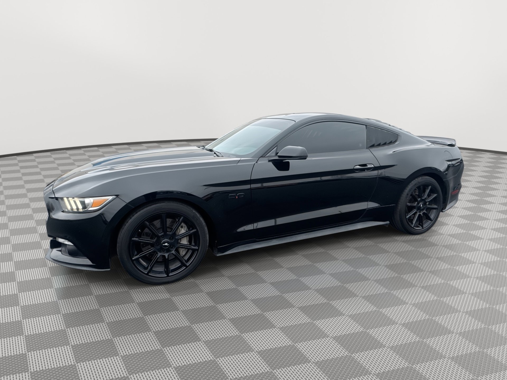 2016 Ford Mustang GT Premium's photo