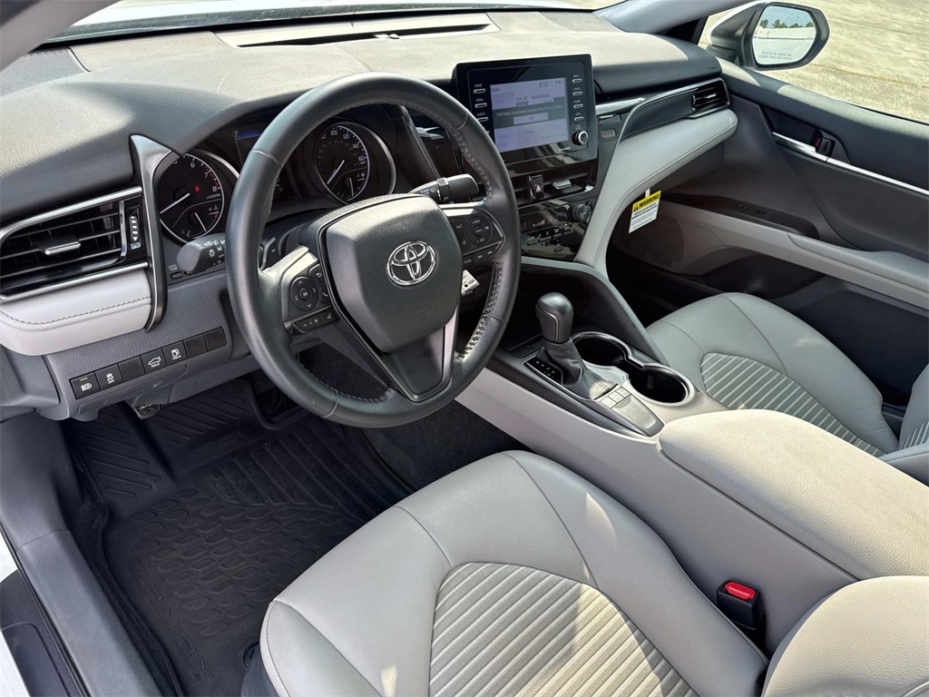2023 Toyota Camry SE photo 16