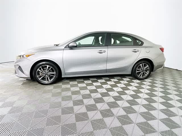 2023 Kia Forte LXS photo 4