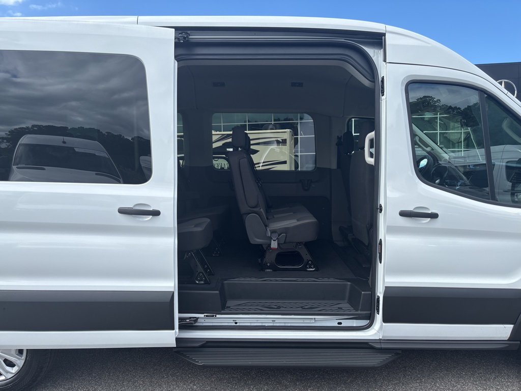 2025 Ford Transit Passenger XLT photo 17