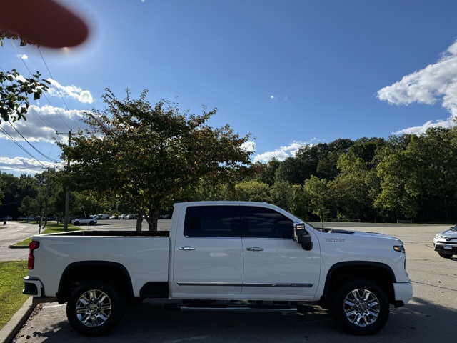 2024 Chevrolet Silverado 2500HD High Country photo 4