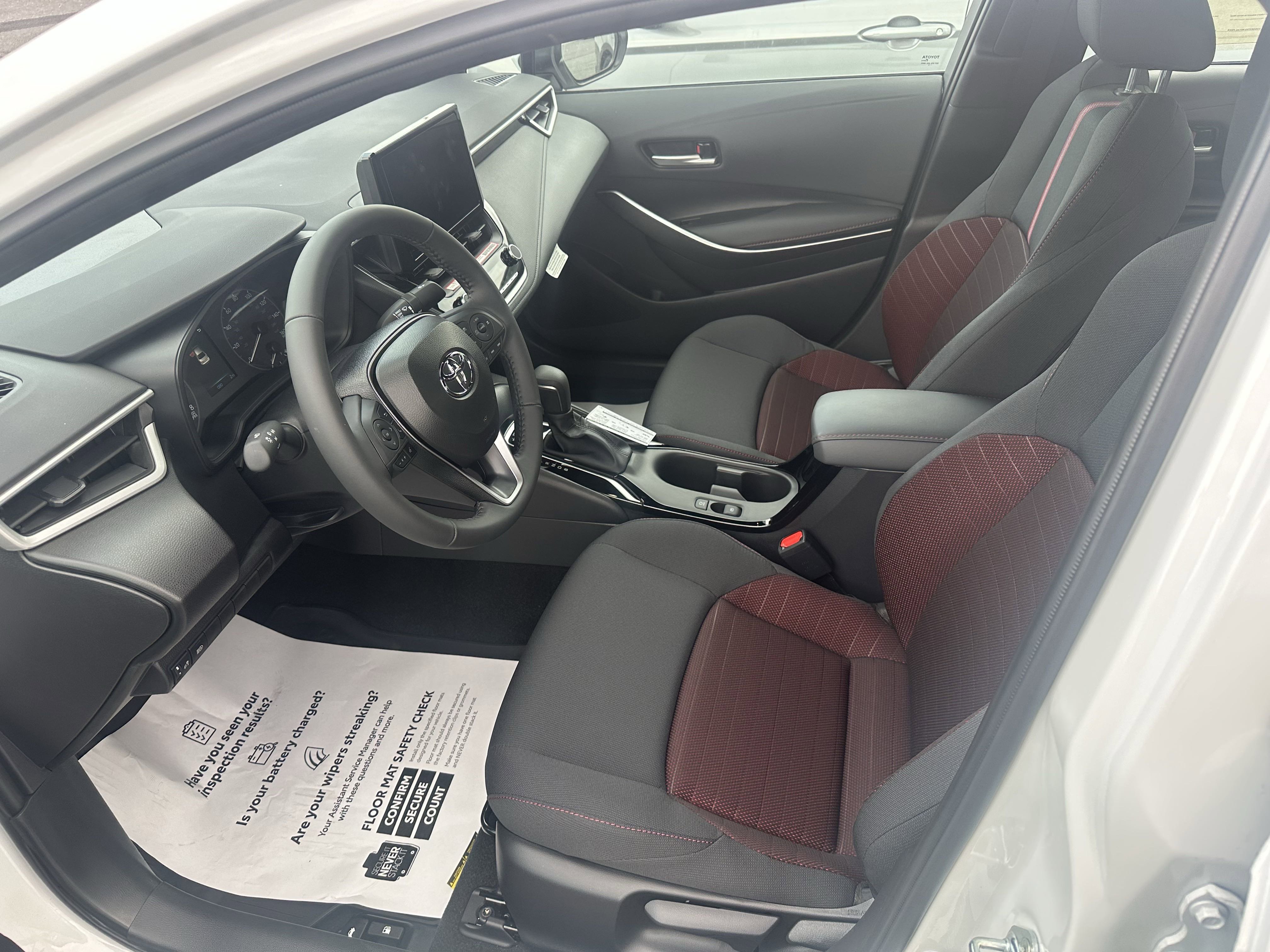 2025 Toyota Corolla SE photo 2