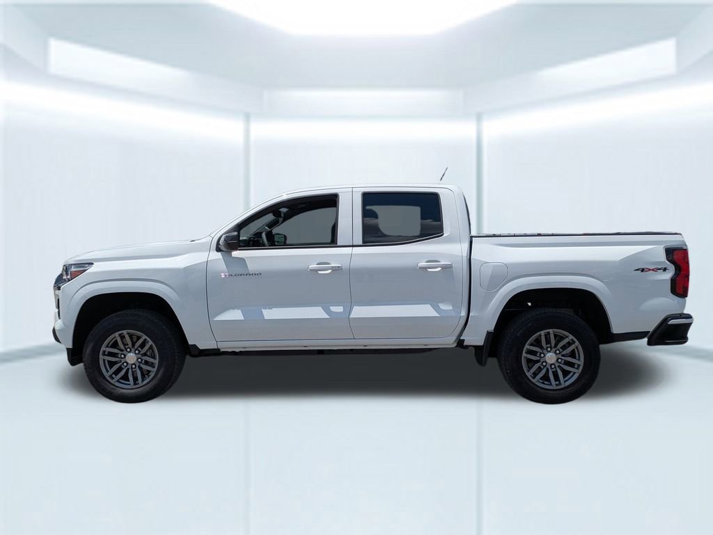 2025 Chevrolet Colorado Work Truck LT photo 2