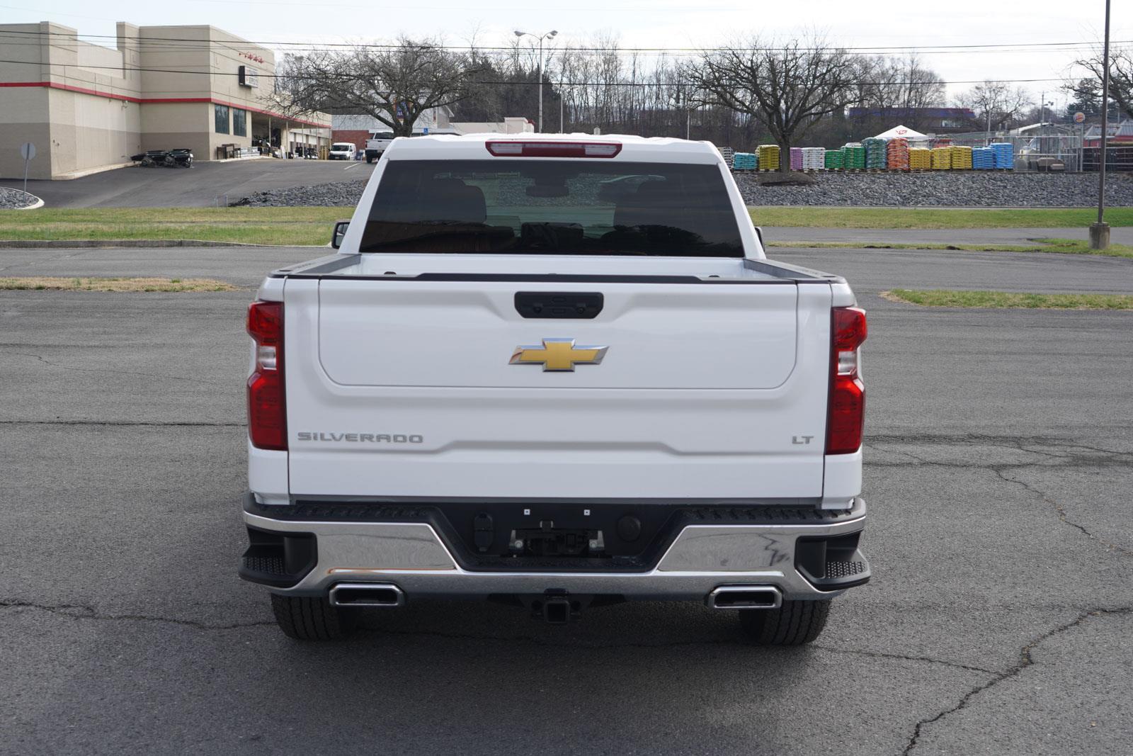 2025 Chevrolet Silverado 1500 LT photo 4