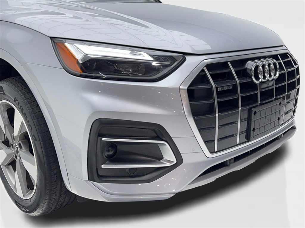 2023 Audi Q5 40 Premium Plus photo 2