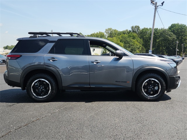 2025 Nissan Pathfinder Rock Creek photo 2