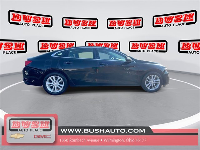 2017 Chevrolet Malibu 1LT photo 2