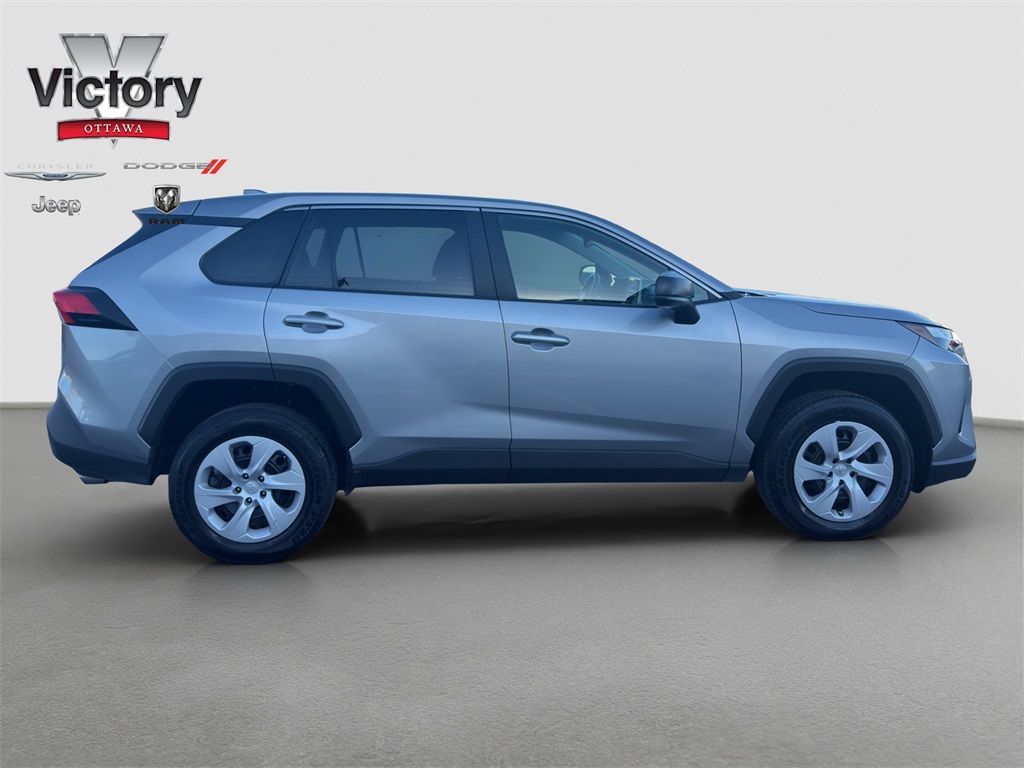 2024 Toyota RAV4 LE photo 7