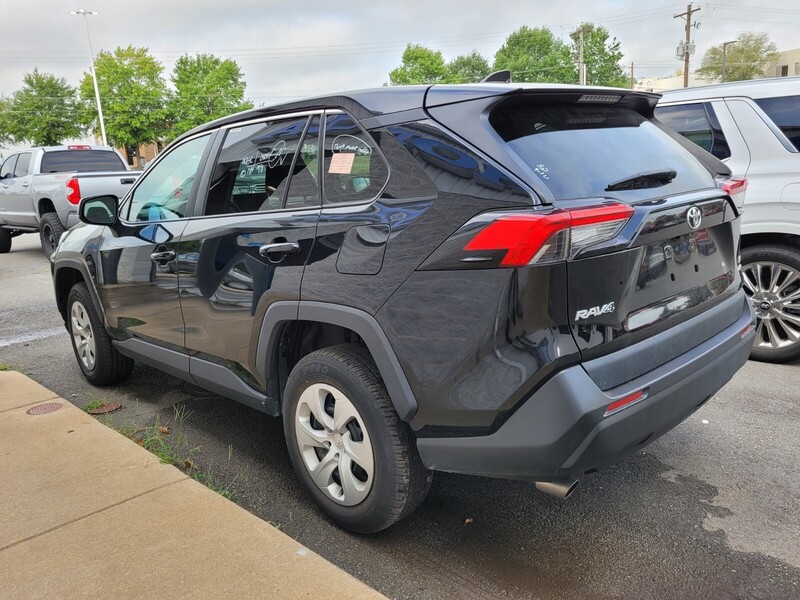 2024 Toyota RAV4 LE photo 2