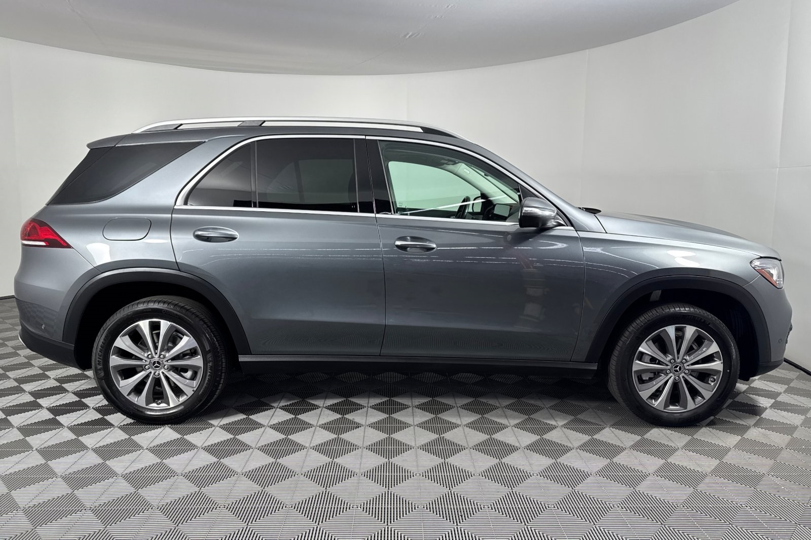 2023 Mercedes Benz GLE 350 4MATIC photo 2