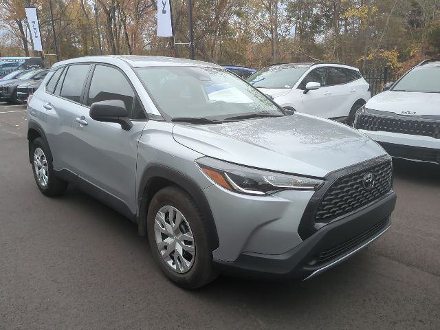2025 Toyota Corolla Cross L photo 4