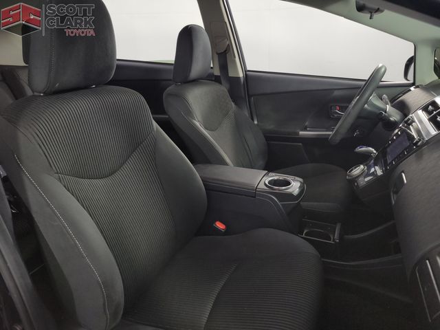 2017 Toyota Prius V Three photo 12