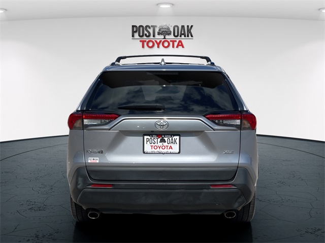 2022 Toyota RAV4 XLE Premium photo 7
