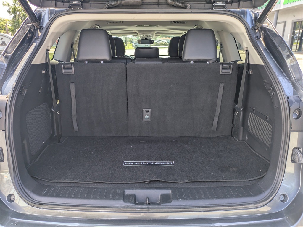 2020 Toyota Highlander Limited photo 10