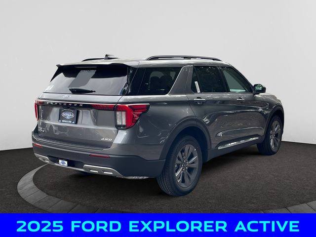 2025 Ford Explorer photo 4
