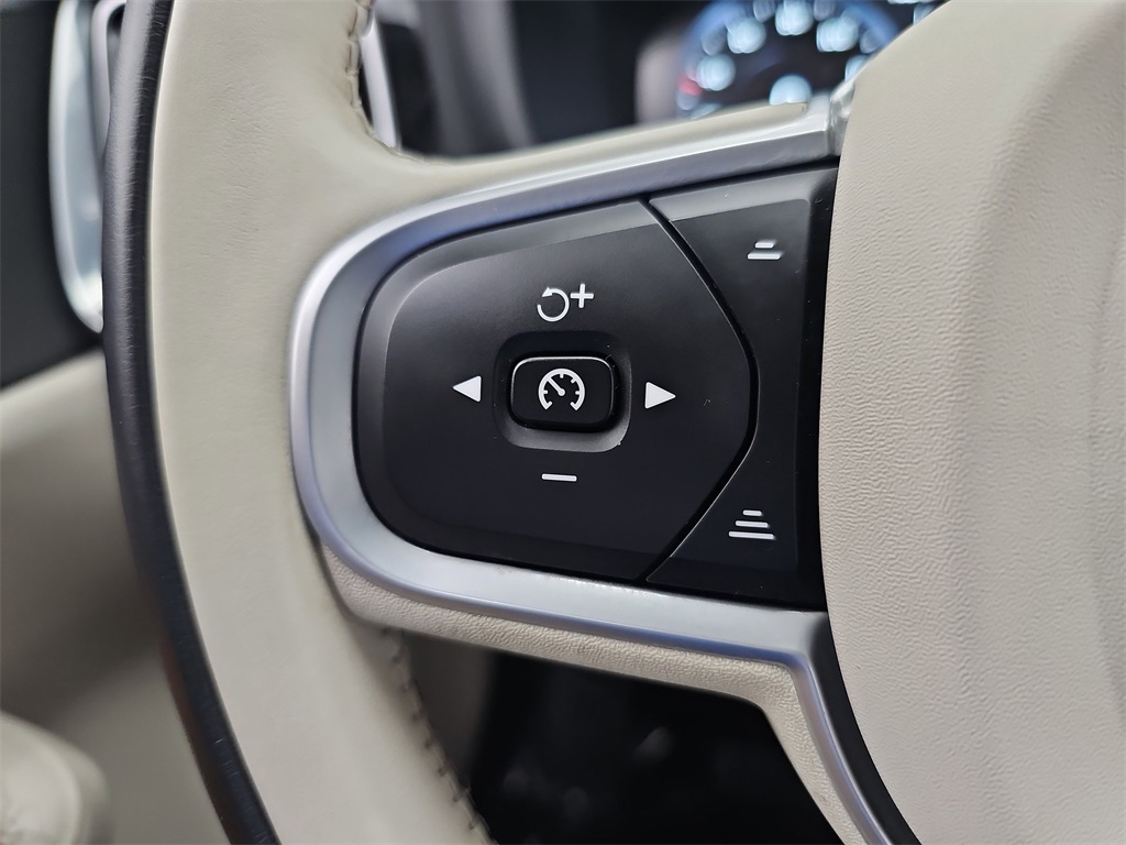 2022 Volvo S60 Recharge T8 R-Design Expression photo 20