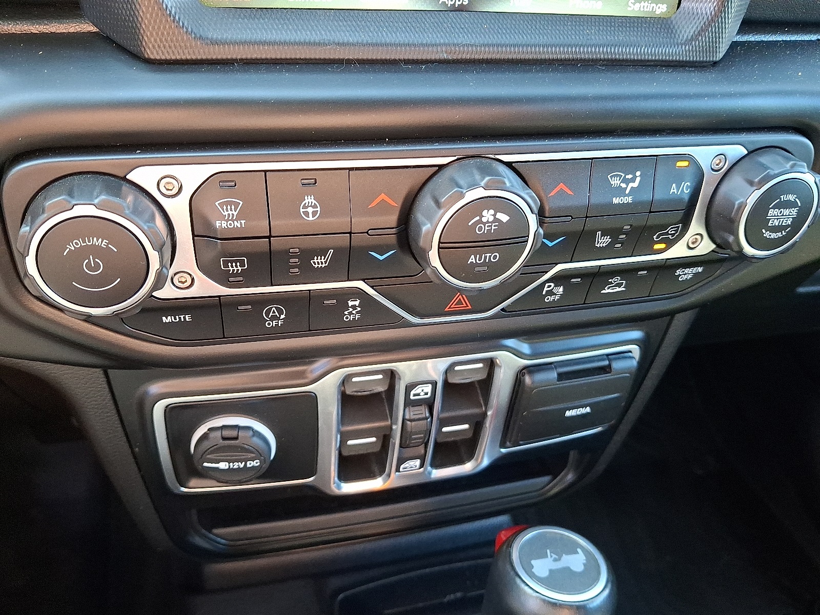 2022 Jeep Wrangler Unlimited Sahara photo 15