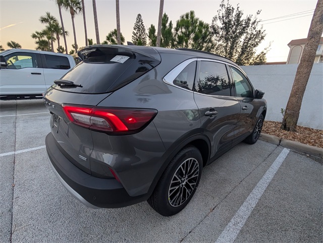 2025 Ford Escape Plug-In Hybrid photo 12